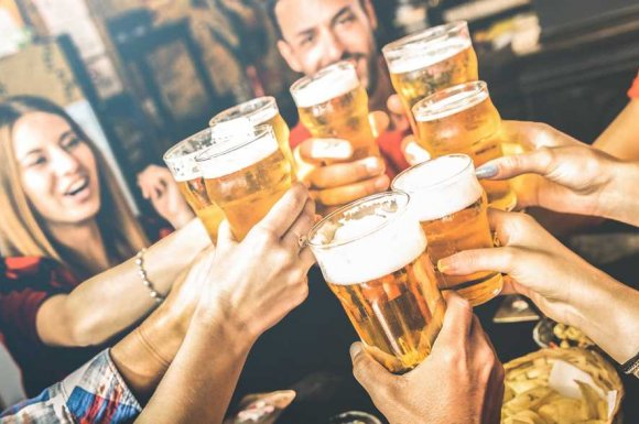 Réserver une table dans un pub pour boire un verre entre amis - Rumilly - Happy Diner 